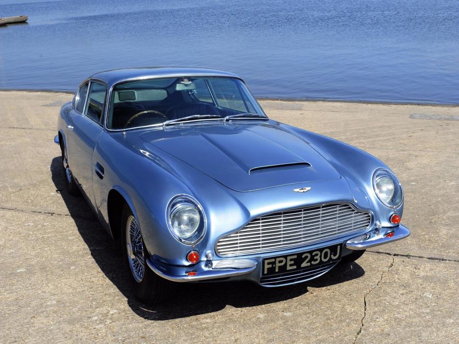  Aston Martin DB6 (Mk II) 1969 года  (UK) (фото 6 из 11)